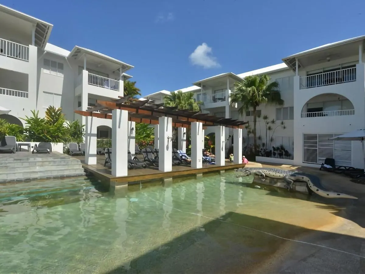 Ocean Sounds 2 Bedroom Apartment Port Douglas