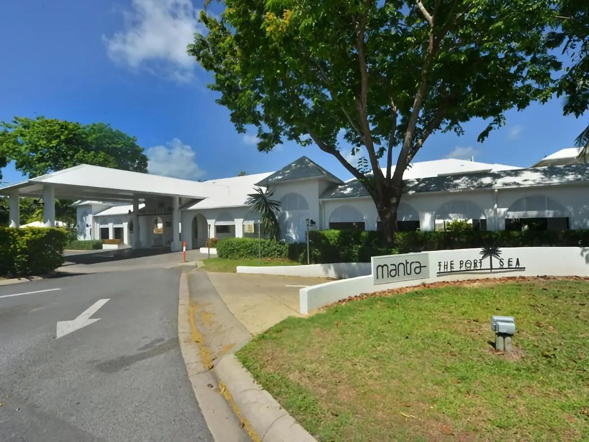Ocean Sounds 2 Bedroom Apartment Port Douglas