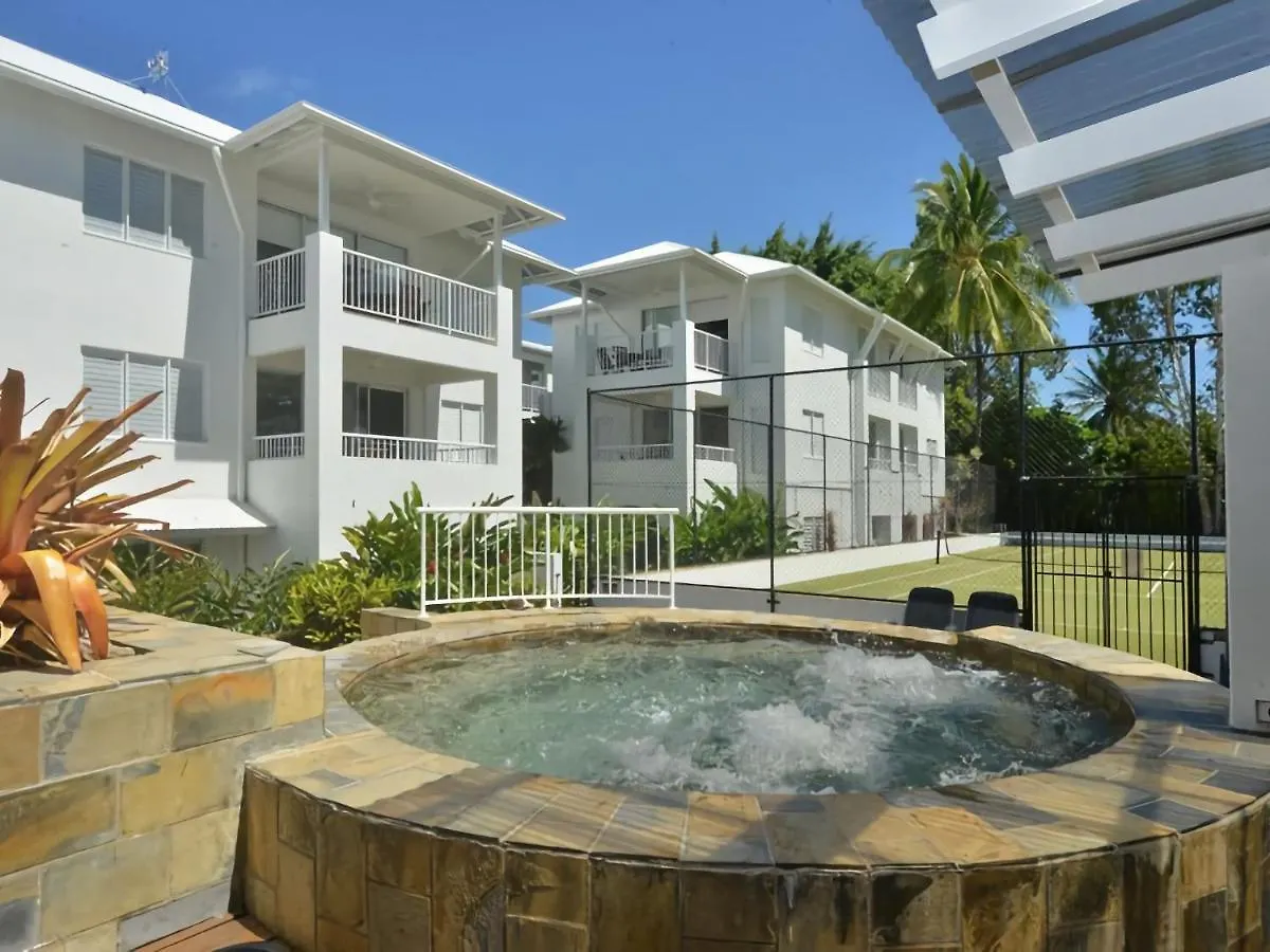 Ocean Sounds 2 Bedroom Apartment Port Douglas