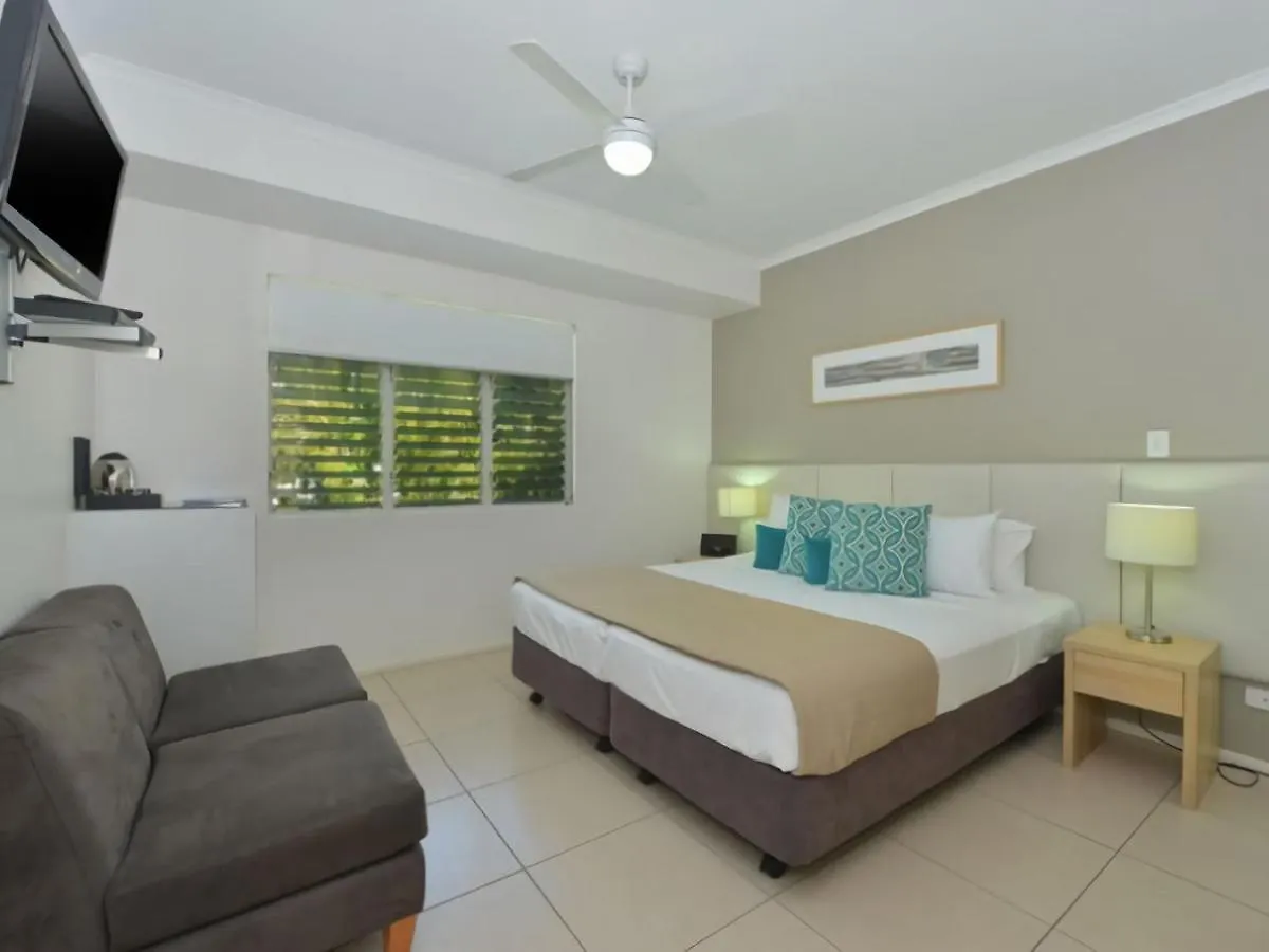 Ocean Sounds 2 Bedroom Apartment Port Douglas Australia