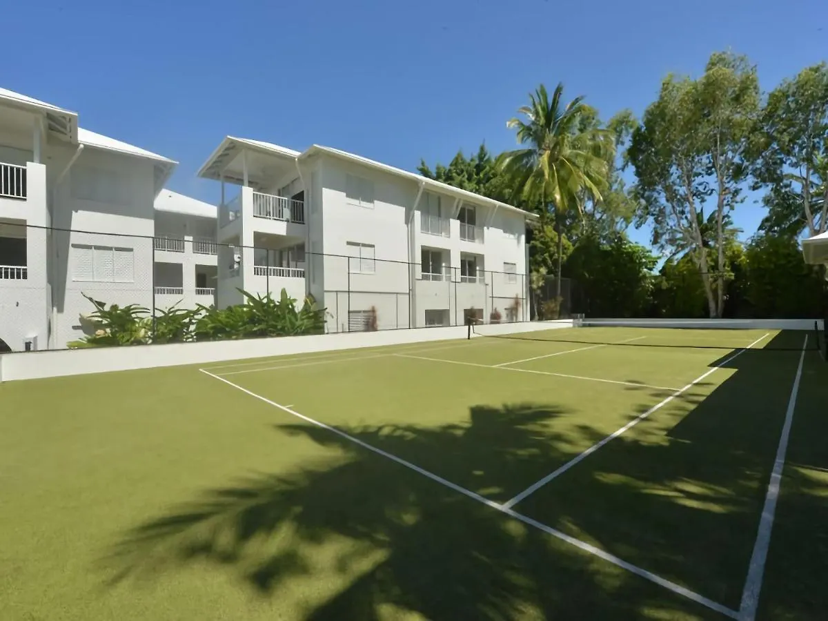 Ocean Sounds 2 Bedroom Apartment Port Douglas